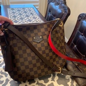 Louis Vuitton South Bank Besace